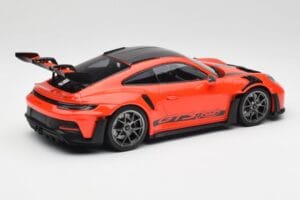 Porsche 911 992 GT3 RS Guards Arancio & Cerchi Argento Minichamps 1:18 911992002 Pressofusione — immagine 2 di 6