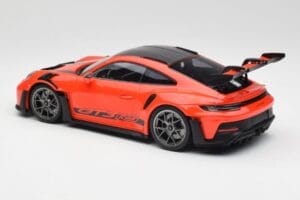 Porsche 911 992 GT3 RS Guards Arancio & Cerchi Argento Minichamps 1:18 911992002 Pressofusione — immagine 5 di 6