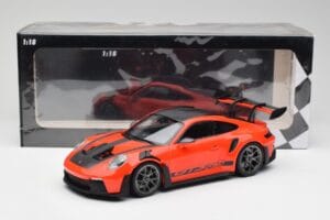 Porsche 911 992 GT3 RS Guards Arancio & Cerchi Argento Minichamps 1:18 911992002 Pressofusione — immagine 6 di 6