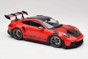 Porsche 911 992 GT3 RS Guards Rosso & Cerchi Argento Weissach Package Minichamps 1:18 153062246 Pressofusione — immagine 4 di 6
