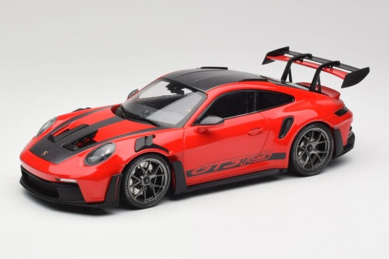 Porsche 911 992 GT3 RS Guards Rosso & Cerchi Argento Weissach Package Minichamps 1:18 153062246 Pressofusione