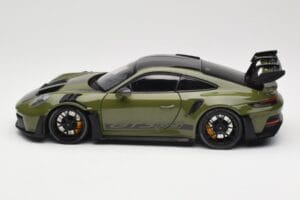 Porsche 911 992 GT3 RS Nato Olive & Black Wheels Minichamps 1:18 110062027 Pressofusione — immagine 4 di 8