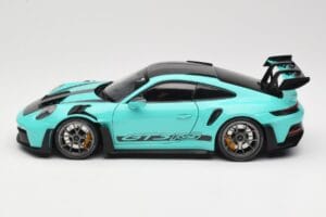 Porsche 911 992 GT3 RS Python Green & Dark Silver Wheels Minichamps 1:18 110062026 Pressofusione — immagine 4 di 8