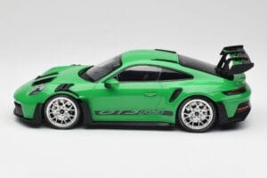 Porsche 911 992 GT3 RS Python Verde & Cerchi Argento & Decor Nero Minichamps 1:18 153062235 Pressofusione — immagine 3 di 6