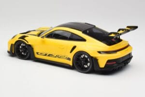 Porsche 911 992 GT3 RS Racing Giallo & Cerchi Neri Minichamps 1:18 153062245 Pressofusione — immagine 5 di 6
