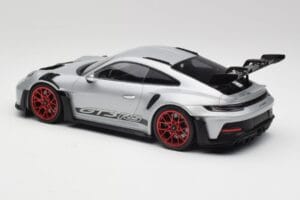Porsche 911 992 GT3 RS Argento & Cerchi Rossi Minichamps 1:18 153062241 Pressofusione — immagine 5 di 6