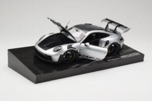 Porsche 911 992 GT3 RS Argento Weissach Package Minichamps 1:18 110062020 Pressofusione — immagine 3 di 8