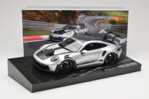 Porsche 911 992 GT3 RS Argento Weissach Package Minichamps 1:18 110062020 Pressofusione — immagine 8 di 8