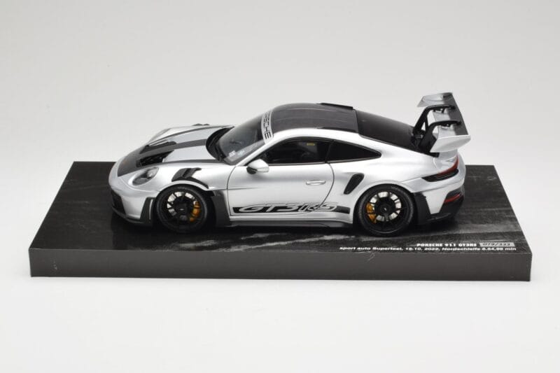 Porsche 911 992 GT3 RS Argento Weissach Package Minichamps 1:18 110062020 Pressofusione