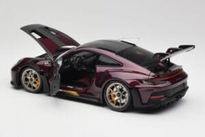 Porsche 911 992 GT3 RS Ultraviolet & Cerchi Argento Minichamps 1:18 110062029 Pressofusione — immagine 5 di 8