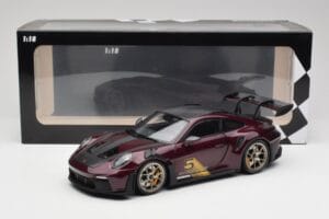Porsche 911 992 GT3 RS Ultraviolet & Cerchi Argento Minichamps 1:18 110062029 Pressofusione — immagine 8 di 8
