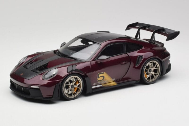 Porsche 911 992 GT3 RS Ultraviolet & Cerchi Argento Minichamps 1:18 110062029 Pressofusione