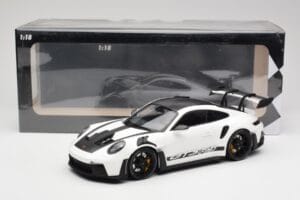 Porsche 911 992 GT3 RS Bianco & Cerchi Neri Minichamps 1:18 155062230 Pressofusione — immagine 6 di 6