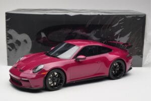 Porsche 911 992 GT3 Ruby Star Neo Red GT Spirit 1:12 GT536 Resina — immagine 6 di 6