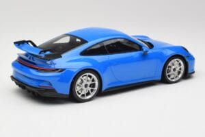 Porsche 911 992 GT3 Shark Blu & Cerchi Argento Minichamps 1:18 143069015 Resina — immagine 2 di 6