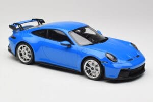 Porsche 911 992 GT3 Shark Blu & Cerchi Argento Minichamps 1:18 143069015 Resina — immagine 4 di 6