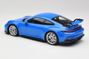 Porsche 911 992 GT3 Shark Blu & Cerchi Argento Minichamps 1:18 143069015 Resina — immagine 5 di 6