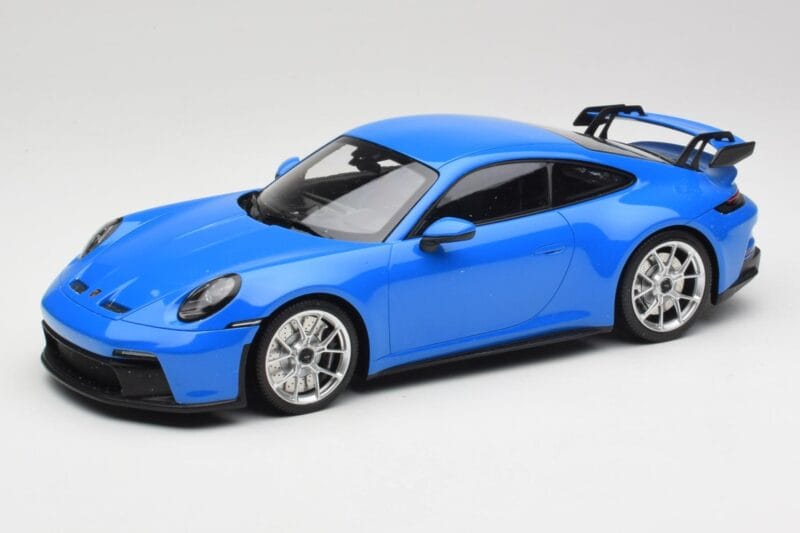 Porsche 911 992 GT3 Shark Blu & Cerchi Argento Minichamps 1:18 143069015 Resina