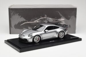 Porsche 911 992 GT3 Argento Minichamps 1:18 WAP0211510M004 Resina — immagine 7 di 7