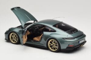 Porsche 911 992 GT3 Touring Package Malachite Green Metallic Norev 1:18 187382 Pressofusione — immagine 5 di 8