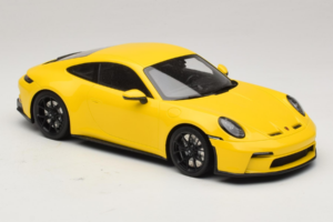 Porsche 911 992 GT3 Touring Giallo Cerchi Neri Minichamps 1:18 117069021 Pressofusione — immagine 4 di 6