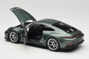 Porsche 911 992 S/T Malachite Green Metallic Norev 1:18 187472 Pressofusione — immagine 4 di 8