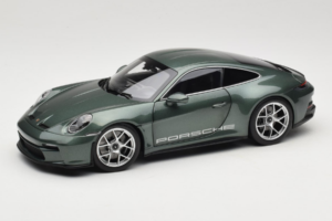 Porsche 911 992 S/T Malachite Green Metallic Norev 1:18 187472 Pressofusione