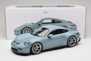 Porsche 911 992 S/T Meisenblau Norev 1:12 127550 Pressofusione — immagine 6 di 6