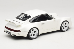 Porsche 911 992 Strosek Giga White GT Spirit 1:18 GT525 Resina — immagine 2 di 6