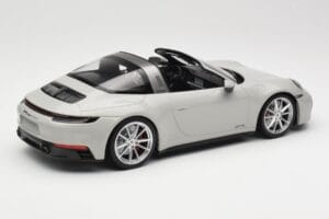 Porsche 911 992 Targa 4 GTS Grigio Minichamps 1:18 155061064 Pressofusione — immagine 2 di 6