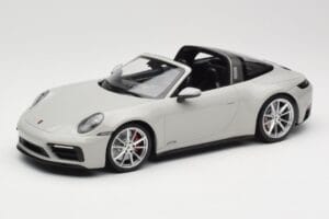 Porsche 911 992 Targa 4 GTS Grigio Minichamps 1:18 155061064 Pressofusione