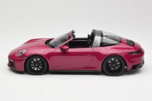 Porsche 911 992 Targa 4 GTS Rubystar Minichamps 1:18 155061066 Pressofusione — immagine 3 di 6