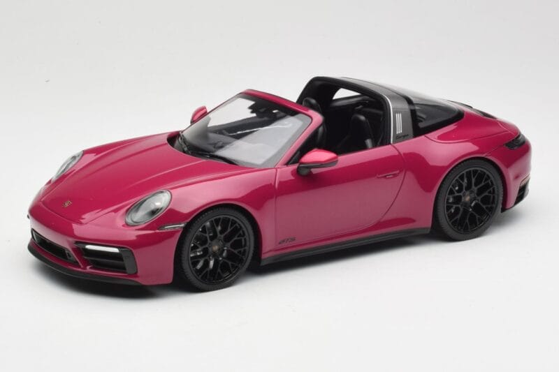 Porsche 911 992 Targa 4 GTS Rubystar Minichamps 1:18 155061066 Pressofusione