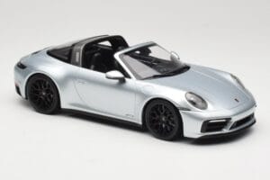 Porsche 911 992 Targa 4 GTS Argento Minichamps 1:18 155061061 Pressofusione — immagine 4 di 6