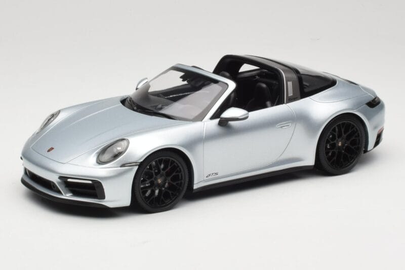 Porsche 911 992 Targa 4 GTS Argento Minichamps 1:18 155061061 Pressofusione