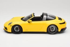 Porsche 911 992 Targa 4 GTS Giallo Minichamps 1:18 153061064 Pressofusione — immagine 3 di 6