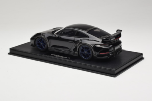 Porsche 911 992 TechArt GTstreet R Nero Con Cerchi Blu TechArt 1:18 REMC009 Resina — immagine 5 di 6