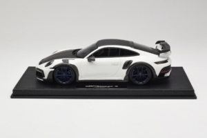 Porsche 911 992 TechArt GTstreet R Bianco Con Cerchi Blu TechArt 1:18 REMC014 Resina