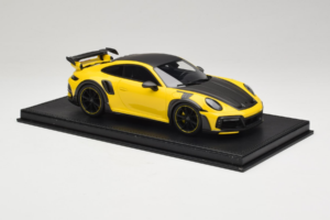 Porsche 911 992 TechArt GTstreet R Giallo Con Cerchi Neri TechArt 1:18 REMC011 Resina — immagine 4 di 6