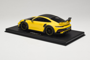 Porsche 911 992 TechArt GTstreet R Giallo Con Cerchi Neri TechArt 1:18 REMC011 Resina — immagine 5 di 6