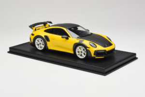 Porsche 911 992 TechArt GTstreet R Giallo Con Cerchi Bianchi TechArt 1:18 REMC015 Resina — immagine 3 di 6