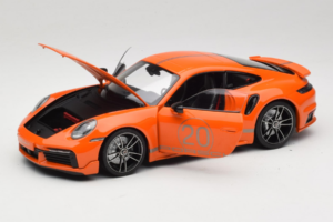 Porsche 911 992 Turbo S Coupe Sport Design Arancione Minichamps 1:18 113069074 Pressofusione — immagine 2 di 8