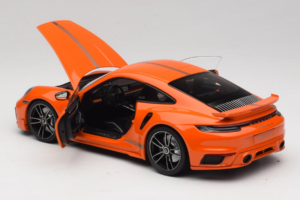 Porsche 911 992 Turbo S Coupe Sport Design Arancione Minichamps 1:18 113069074 Pressofusione — immagine 5 di 8