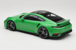 Porsche 911 992 Turbo S Verde Minichamps 1:18 153069077 Pressofusione — immagine 5 di 6