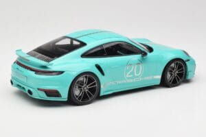 Porsche 911 992 Turbo S Sport Design Package Racing Green Minichamps 1:18 155069175 Pressofusione — immagine 2 di 6