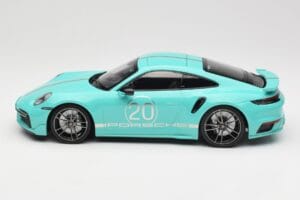 Porsche 911 992 Turbo S Sport Design Package Racing Green Minichamps 1:18 155069175 Pressofusione — immagine 3 di 6
