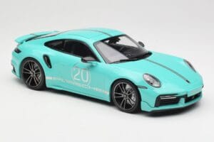 Porsche 911 992 Turbo S Sport Design Package Racing Green Minichamps 1:18 155069175 Pressofusione — immagine 4 di 6