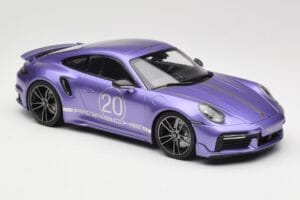 Porsche 911 992 Turbo S Sport Design Package Viola Metallic Minichamps 1:18 155069174 Pressofusione — immagine 4 di 6
