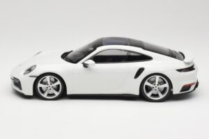 Porsche 911 Turbo S 992 Bianco Minichamps 1:18 WAP0211620RTRB Pressofusione — immagine 3 di 6
