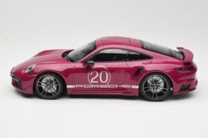 Porsche 911 992 Turbo S con Sport Design Package Rosso Minichamps 1:18 155069172 Pressofusione — immagine 3 di 6